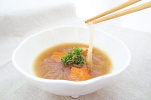 ピリ辛食べ黒スープ
